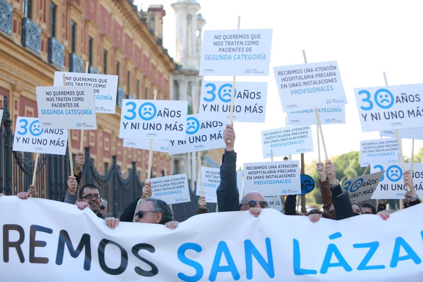 Los discapacitados denuncian las barreras con las que se encuentran en Sevilla