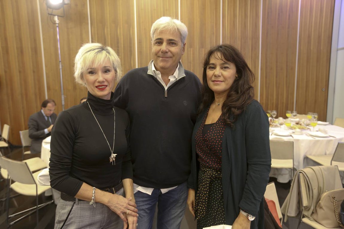 Concha Zarzuela, Carlos Cubero y Marian Calvo. 