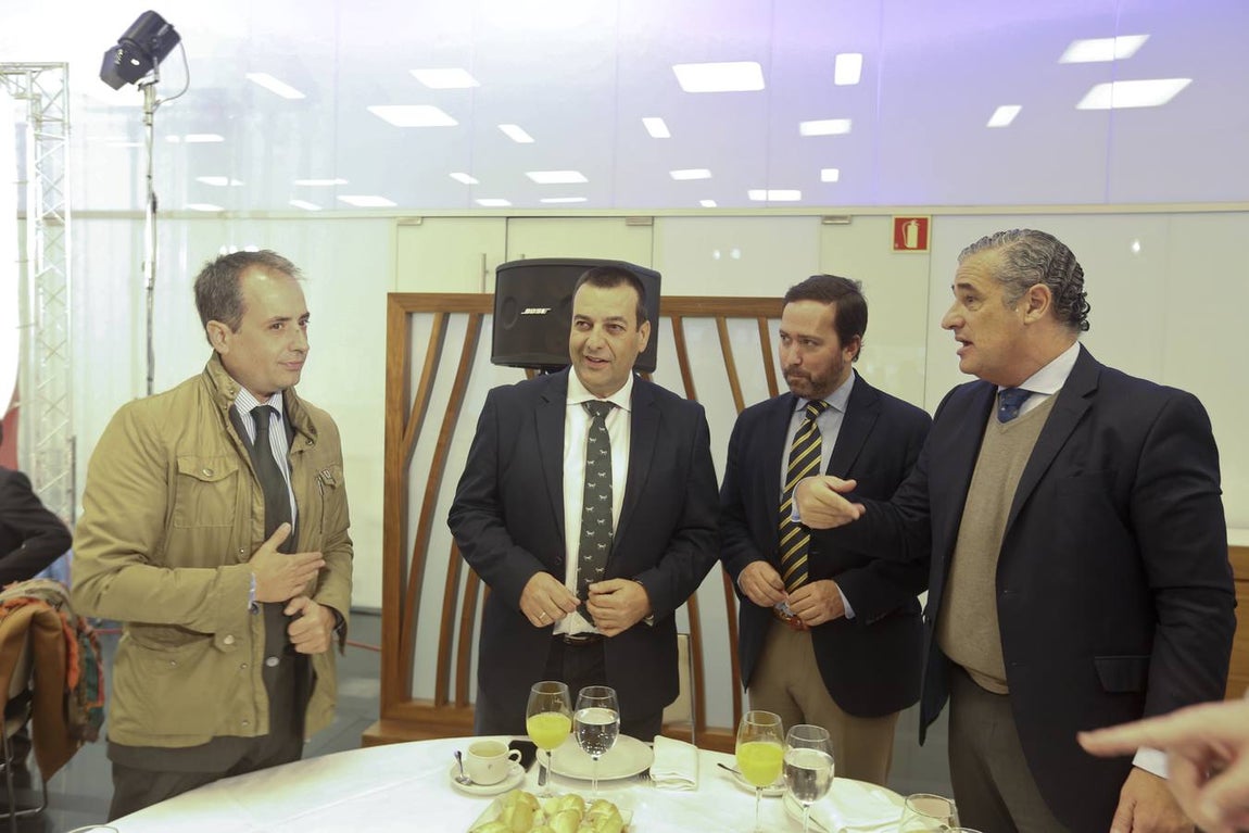 Antonio Saldaña, Rafael Ruiz Canto, Luís Mora y José Román. 