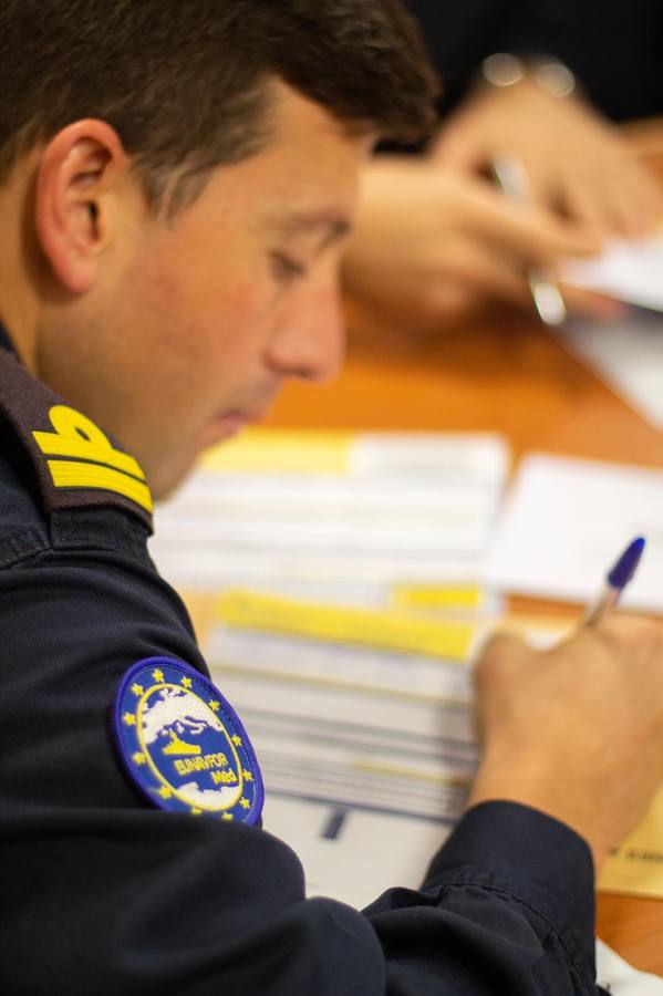 Los militares, los primeros en votar