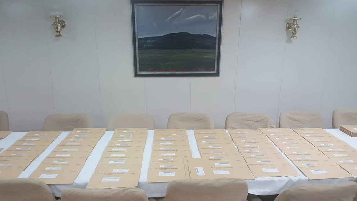 Los militares, los primeros en votar