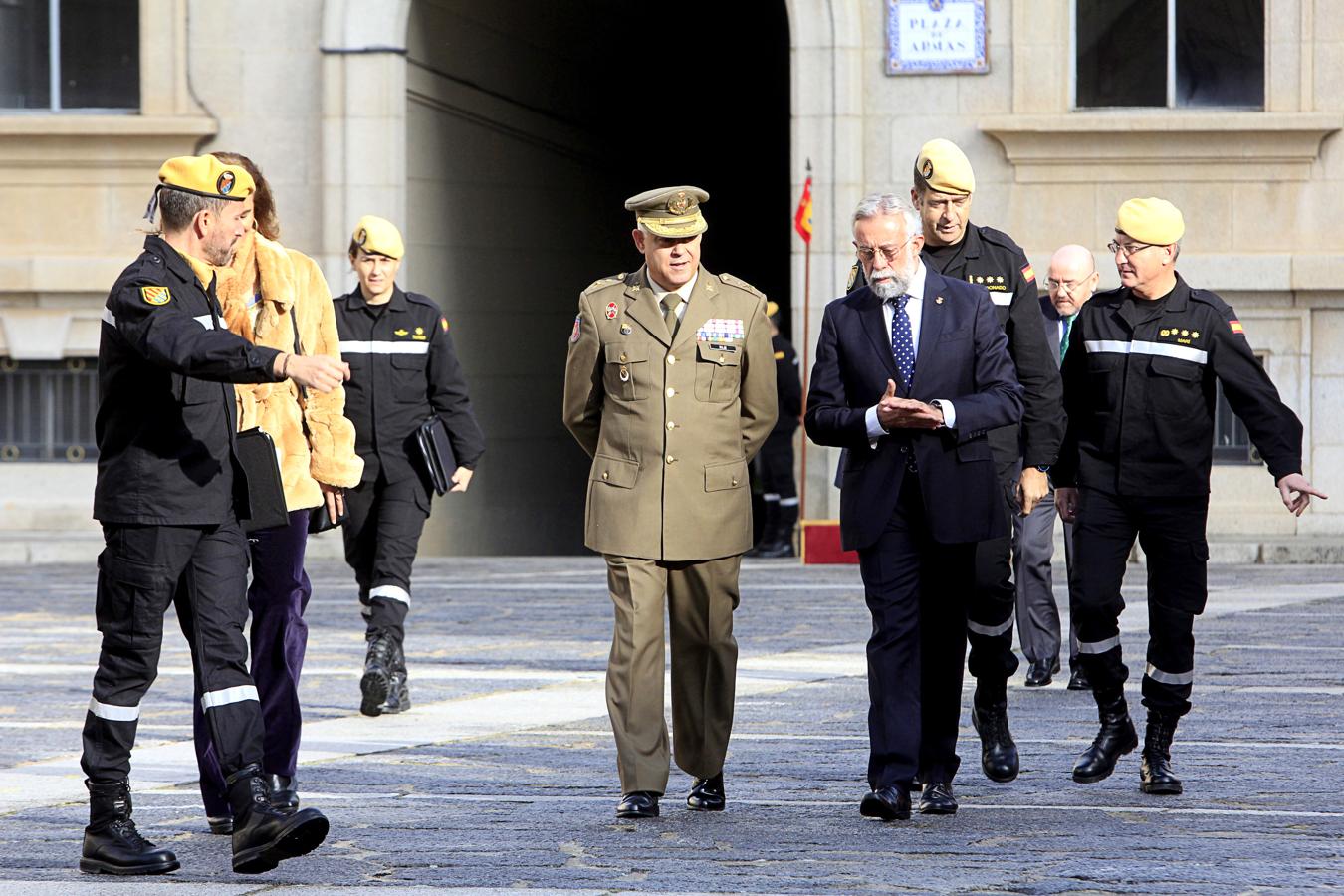 Clausura del curso básico de Emergencias de la UME en la Academia de Infantería