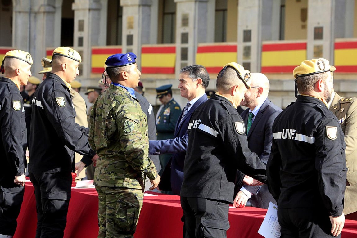 Clausura del curso básico de Emergencias de la UME en la Academia de Infantería