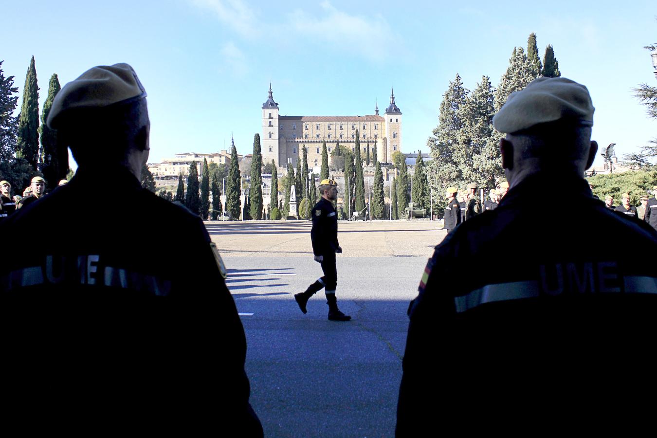 Clausura del curso básico de Emergencias de la UME en la Academia de Infantería