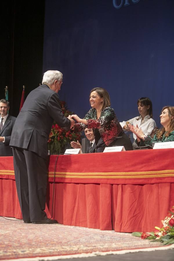 Mario Vargas Llosa en la entrega de los Premios Averroes, en imágenes