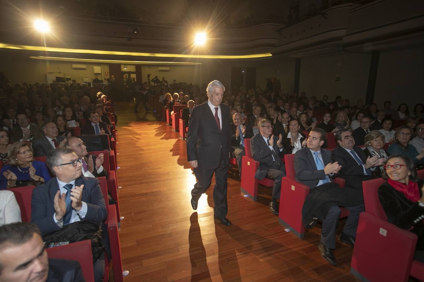 Mario Vargas Llosa en la entrega de los Premios Averroes, en imágenes