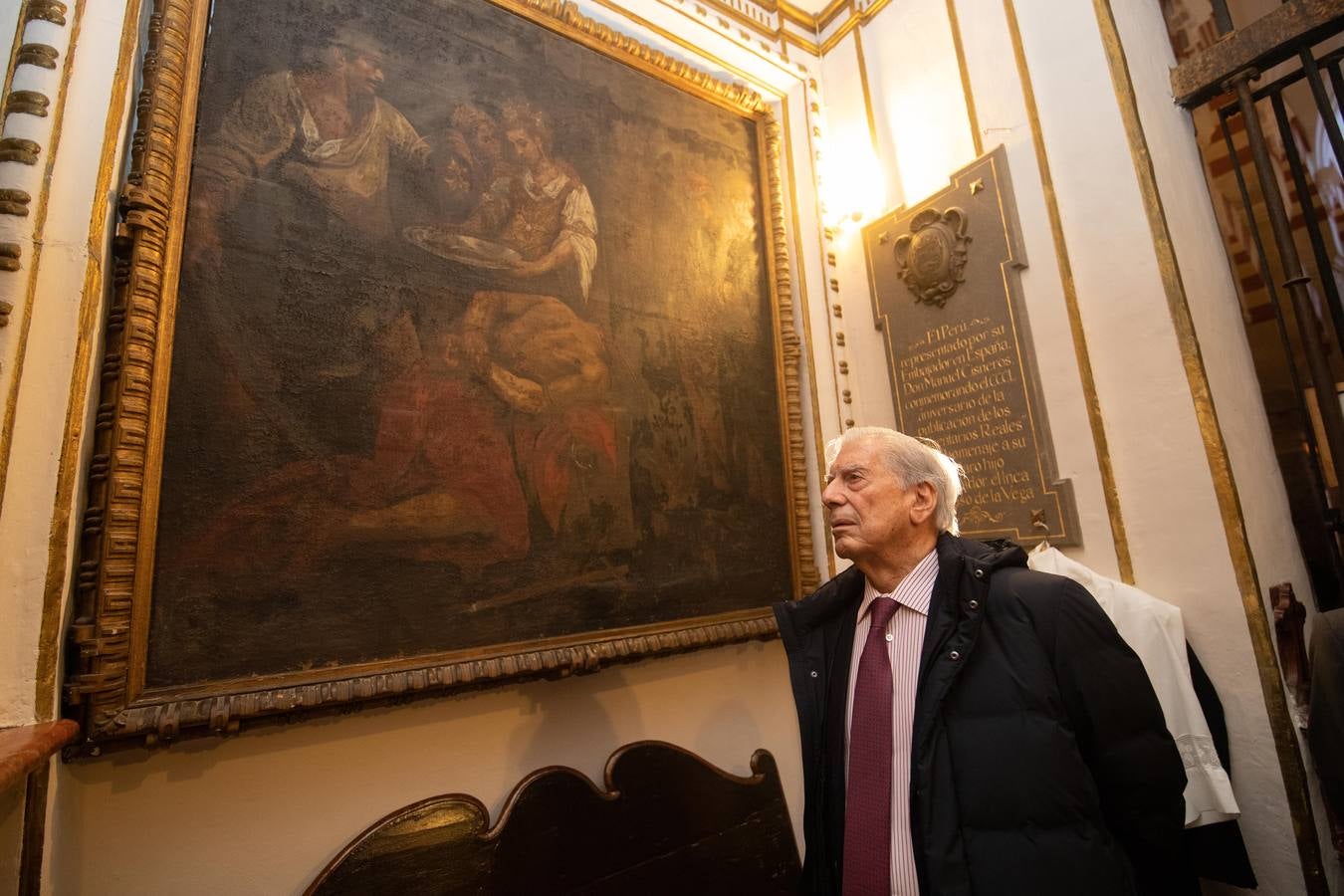 La visita de Vargas Llosa a la Mezquita-Catedral de Córdoba, en imágenes