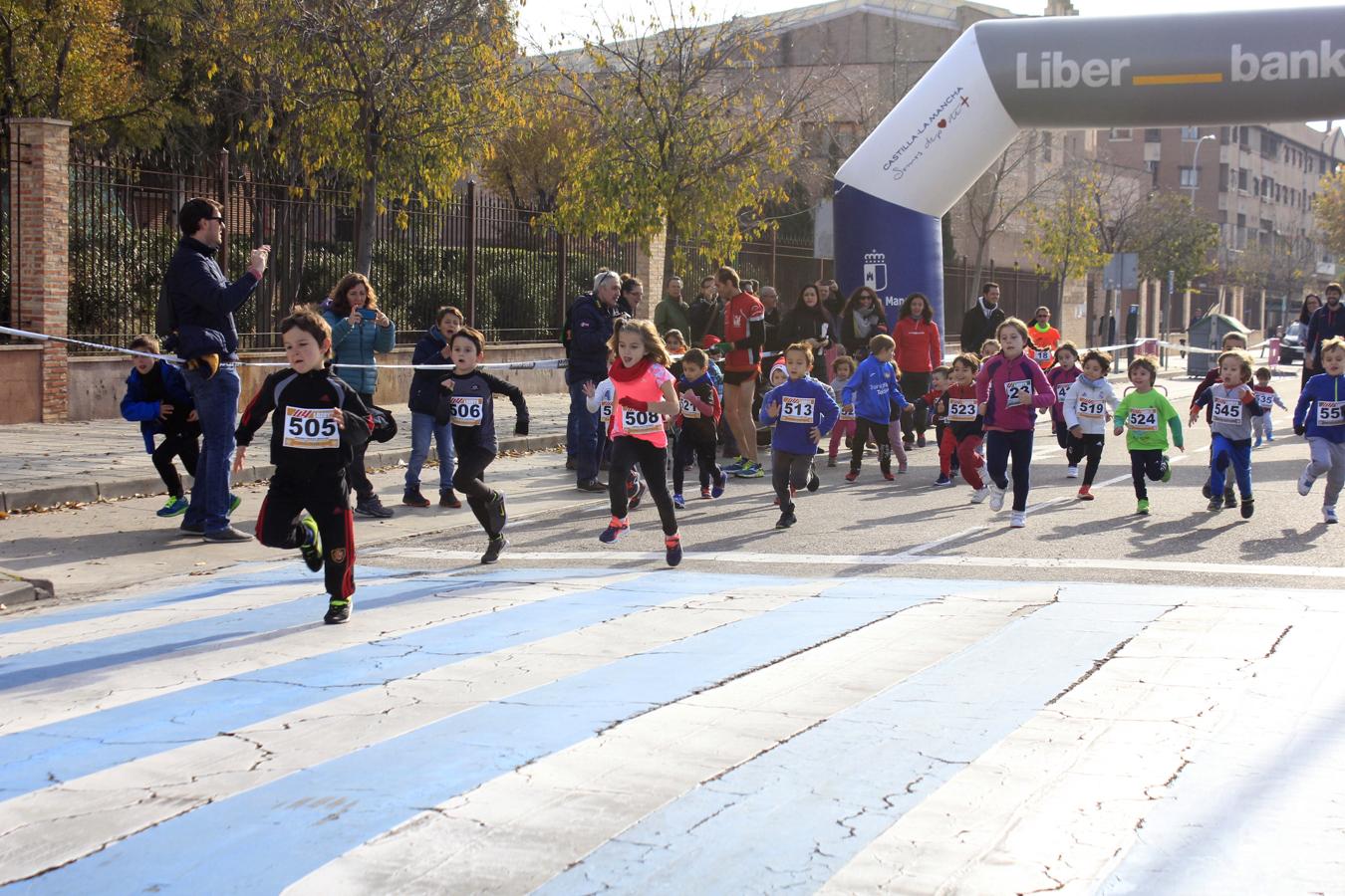 La carrera urbana popular «Tres Culturas» reúne en Toledo a 120 patinadores