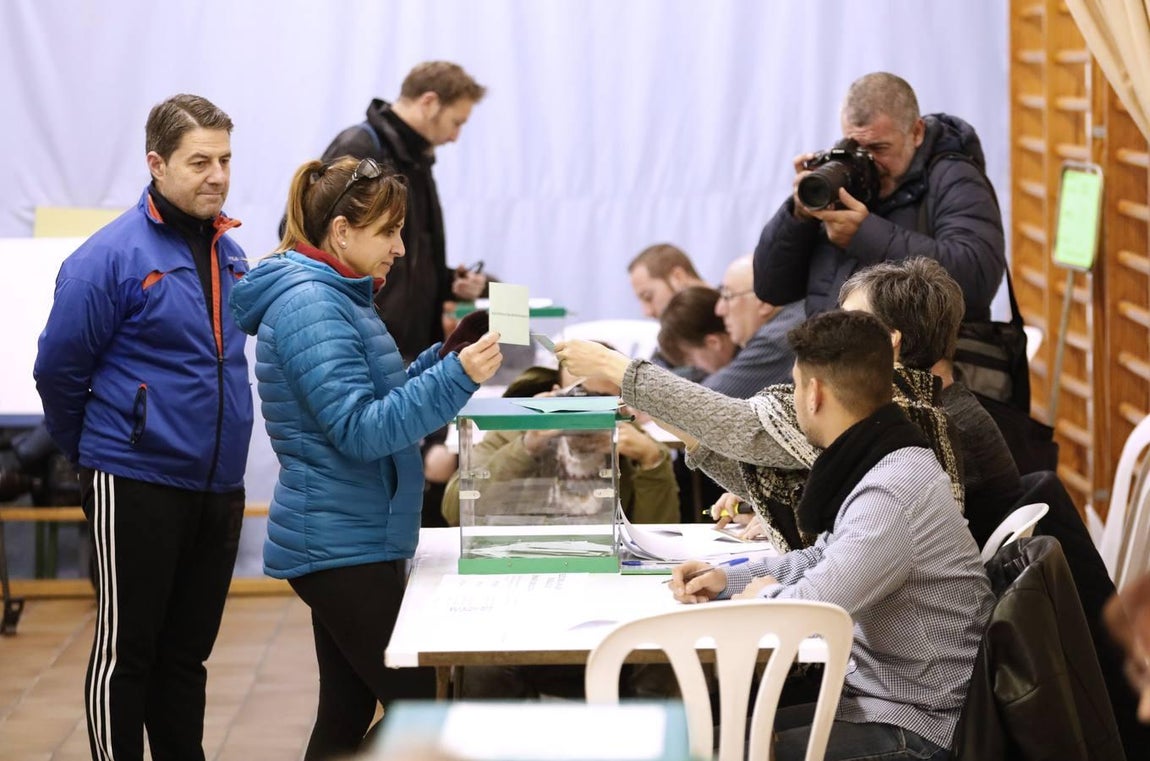 En imágenes, el ambiente de los colegios electorales en las elecciones andaluzas 2018