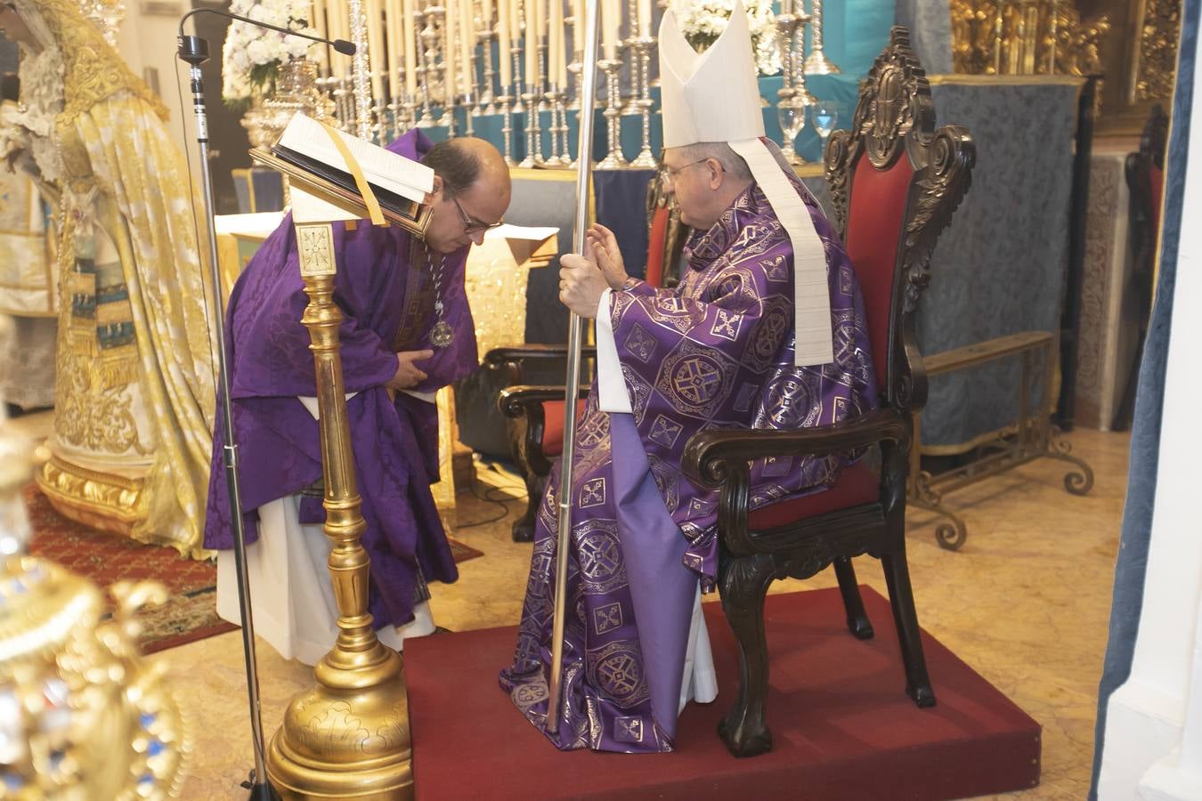 La bendición de la nueva bambalina de la Virgen de la Trinidad de Córdoba, en imágenes