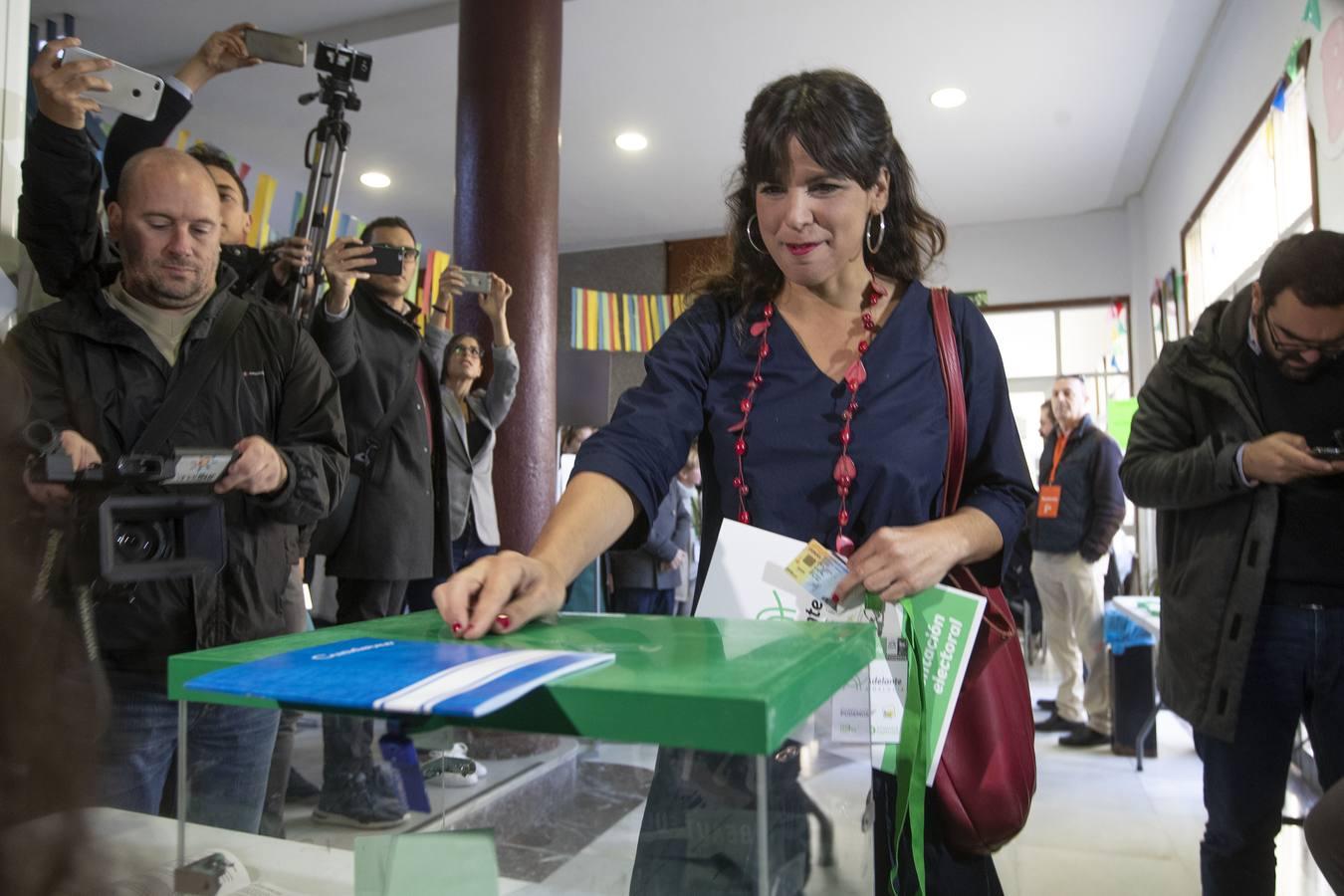 Las imágenes de cómo han votado los candidatos a la presidencia de la Junta