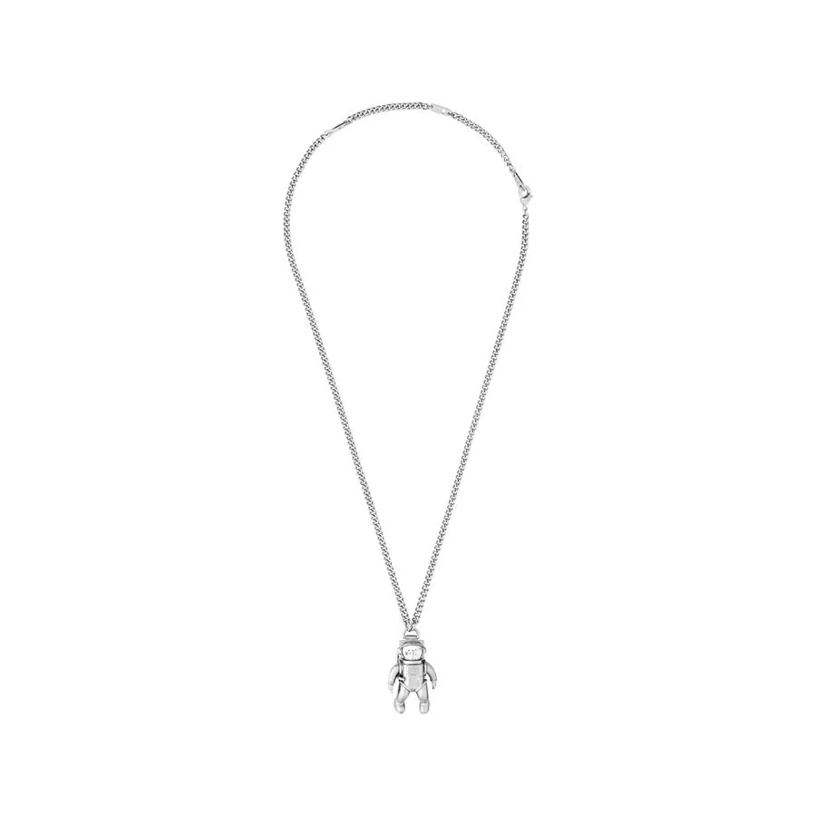 Louis Vuitton. LV Galaxy Astronau Necklace: Collar en acabado paladio nacarado (450 €)