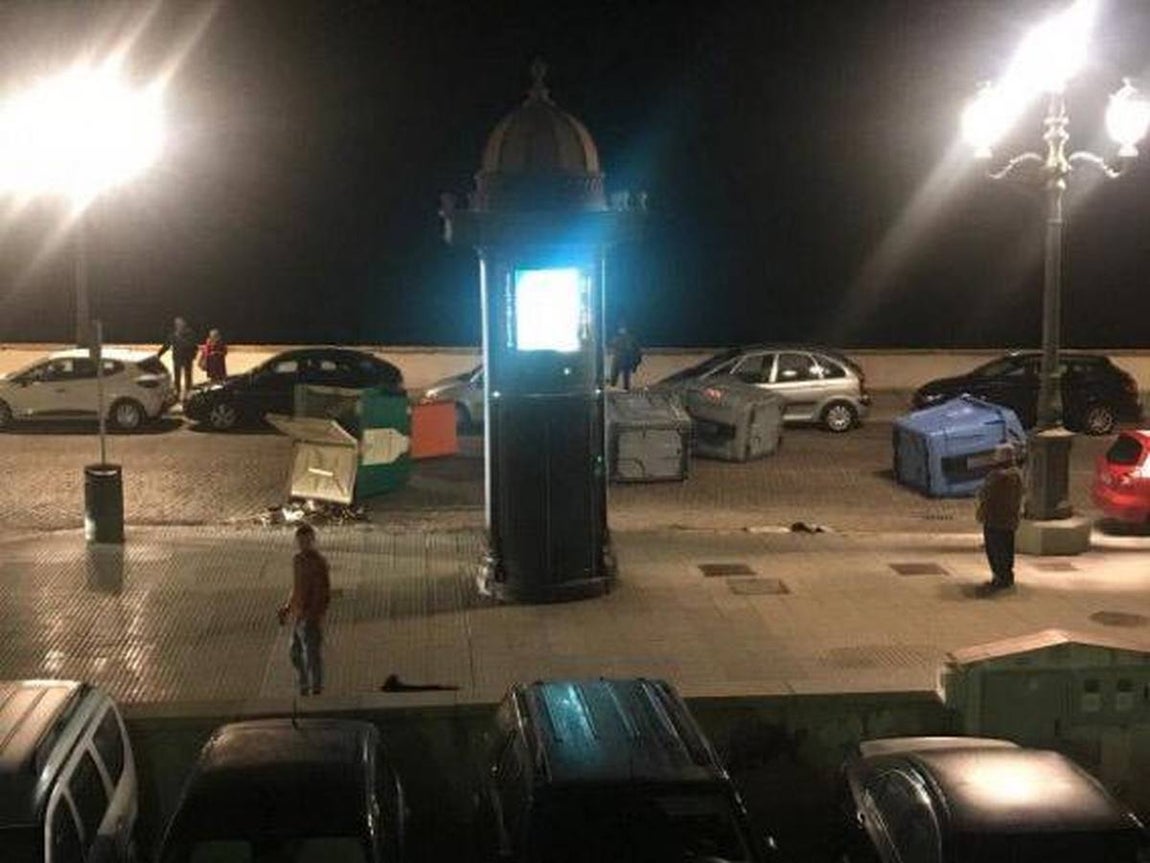 Fotos: Disturbios y cargas en la marcha contra Vox en Cádiz