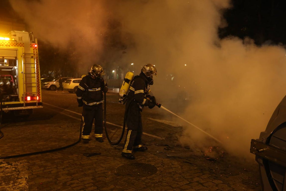 Fotos: Disturbios y cargas en la marcha contra Vox en Cádiz