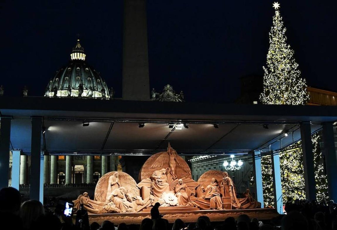 El «secreto» para poder esculpirla es mojarla mucho y presionarla. 