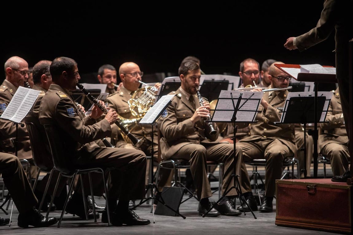 El concierto de la Inmaculada de la BRI X de Córdoba, en imágenes