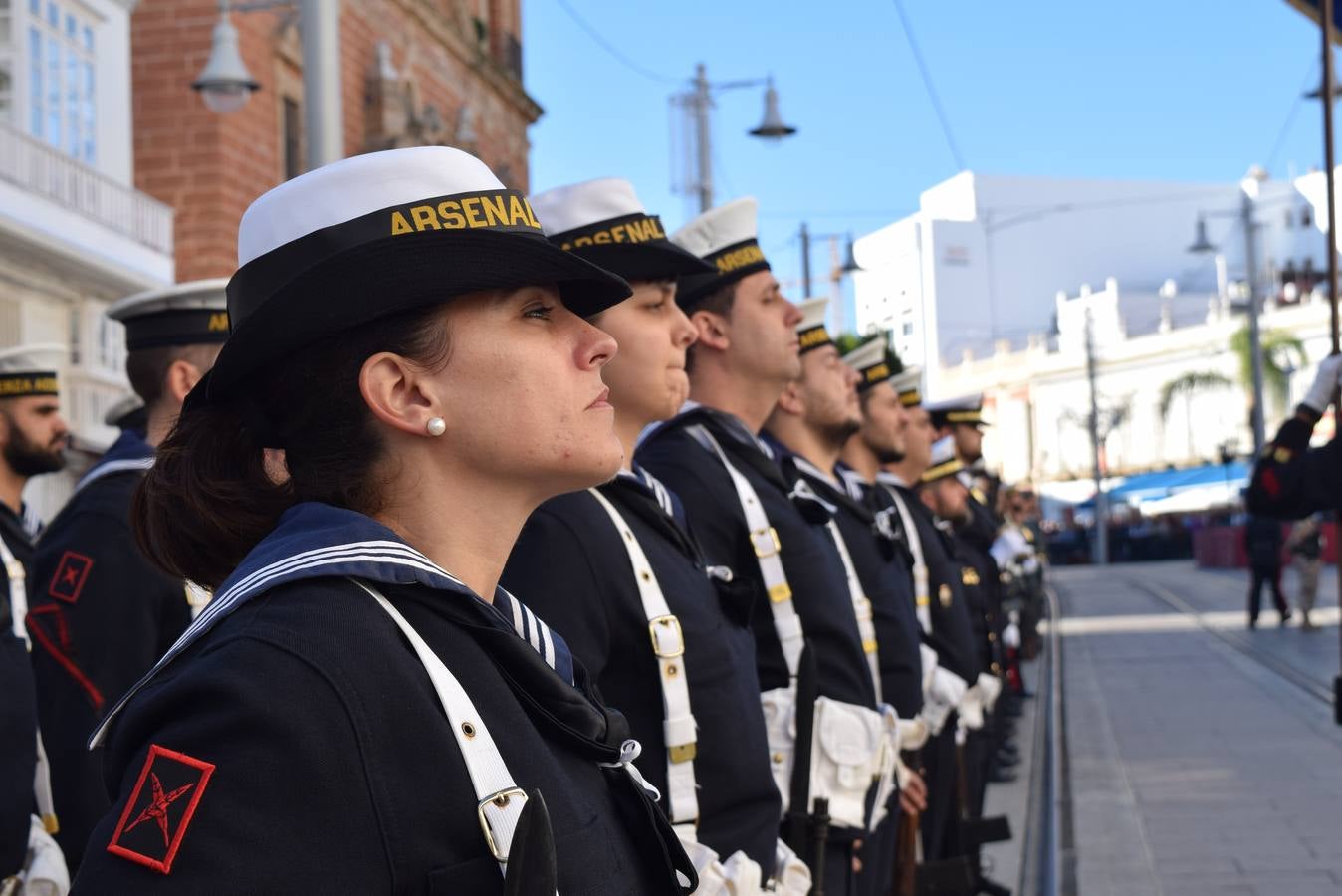 San Fernando realiza un solemne izado de la Bandera Nacional