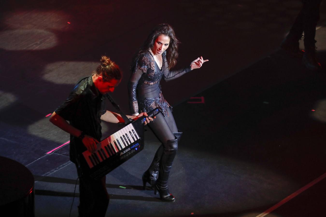 Malú triunfa en Sevilla con su gira «Oxígeno»