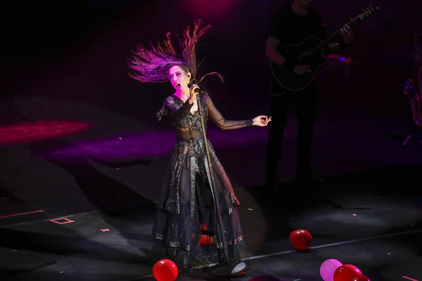 Malú triunfa en Sevilla con su gira «Oxígeno»