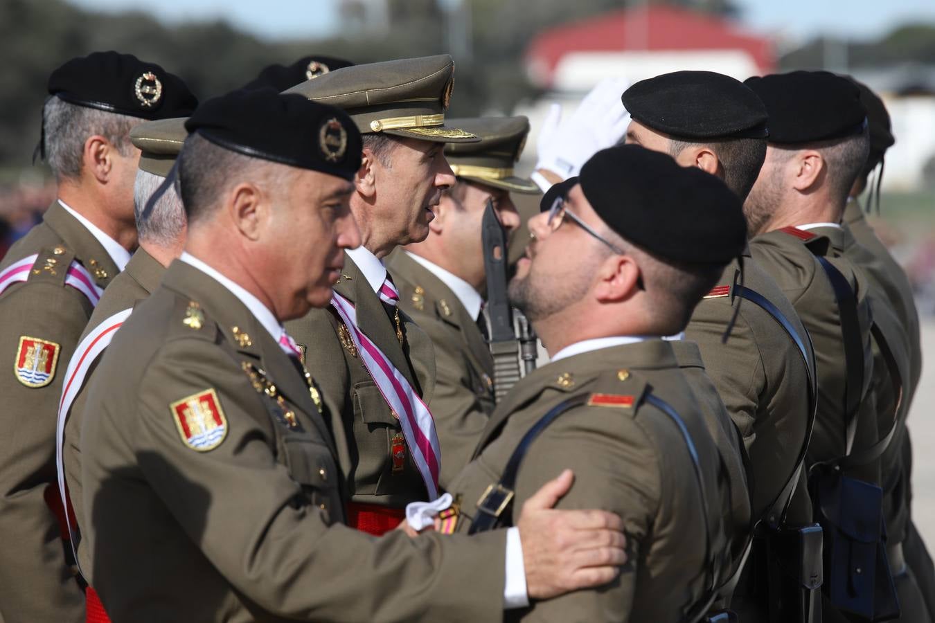 El desfile de la BRI X por el día de la Inmaculada, en imágenes