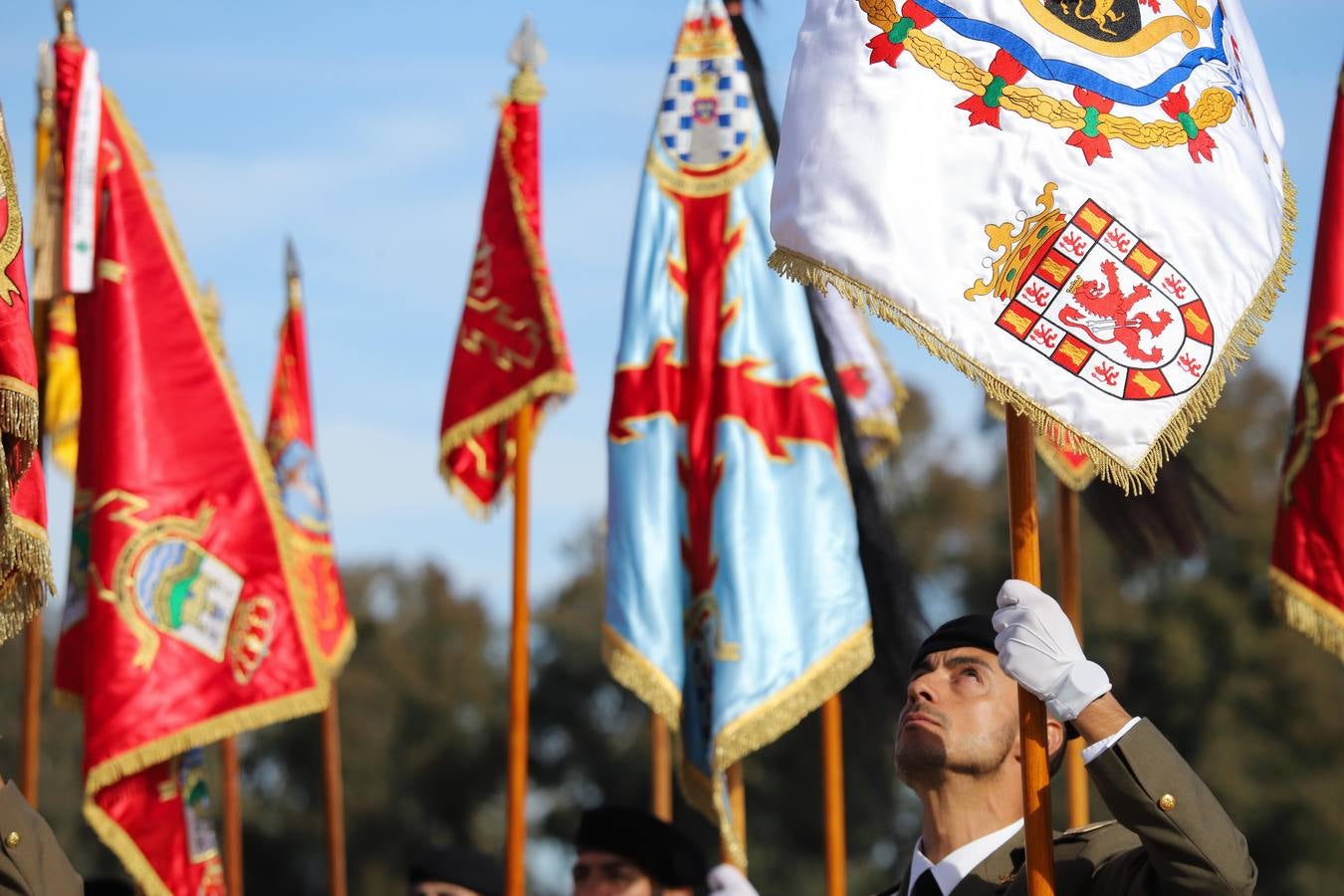 El desfile de la BRI X por el día de la Inmaculada, en imágenes