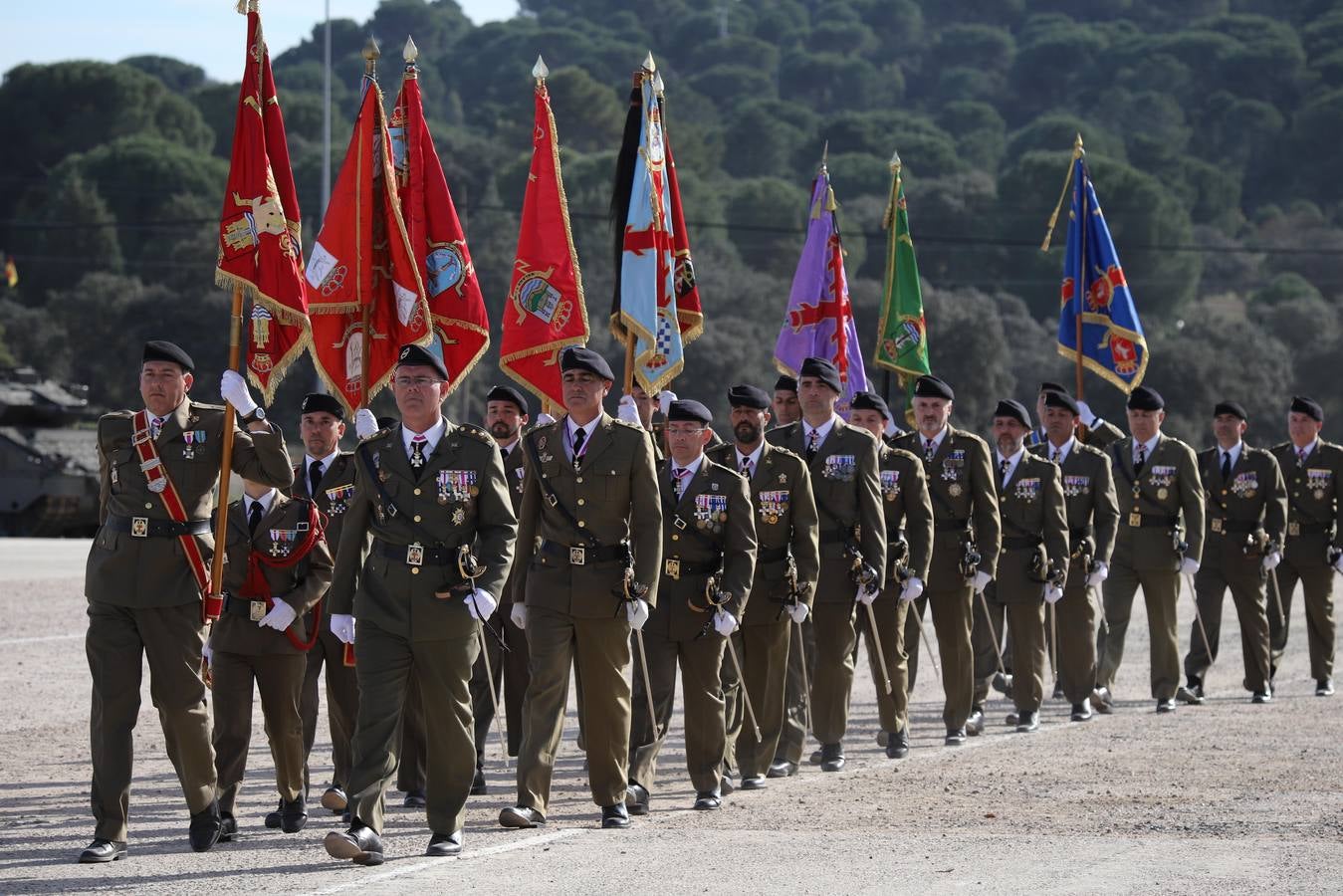 El desfile de la BRI X por el día de la Inmaculada, en imágenes