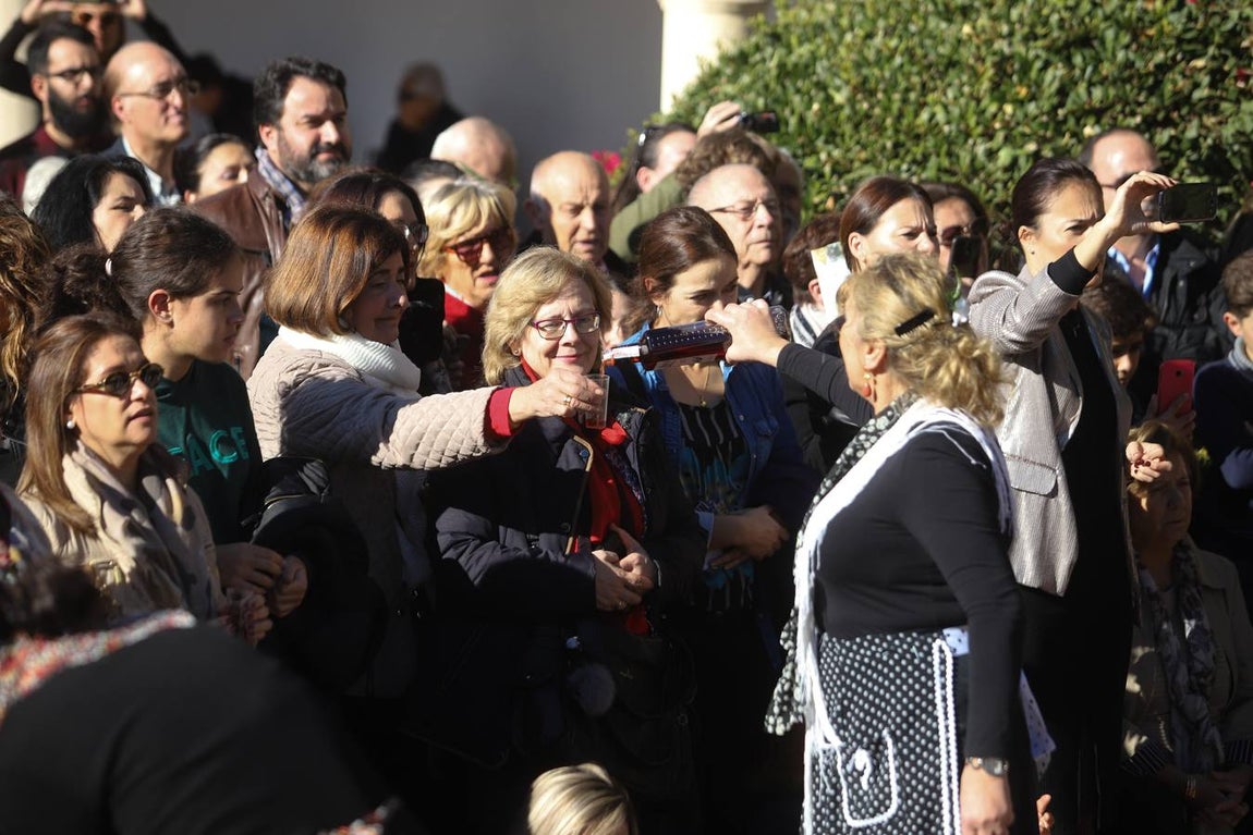 La zambomba flamenca empieza a sonar en Córdoba, en imágenes