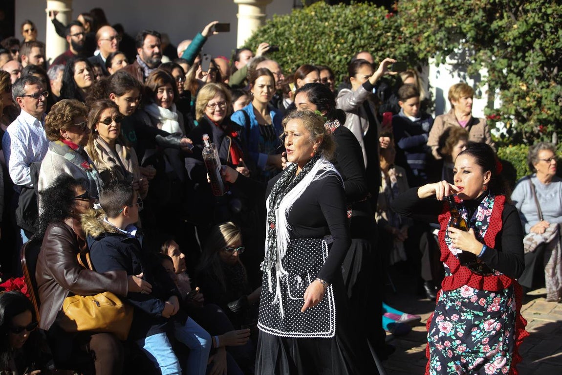 La zambomba flamenca empieza a sonar en Córdoba, en imágenes