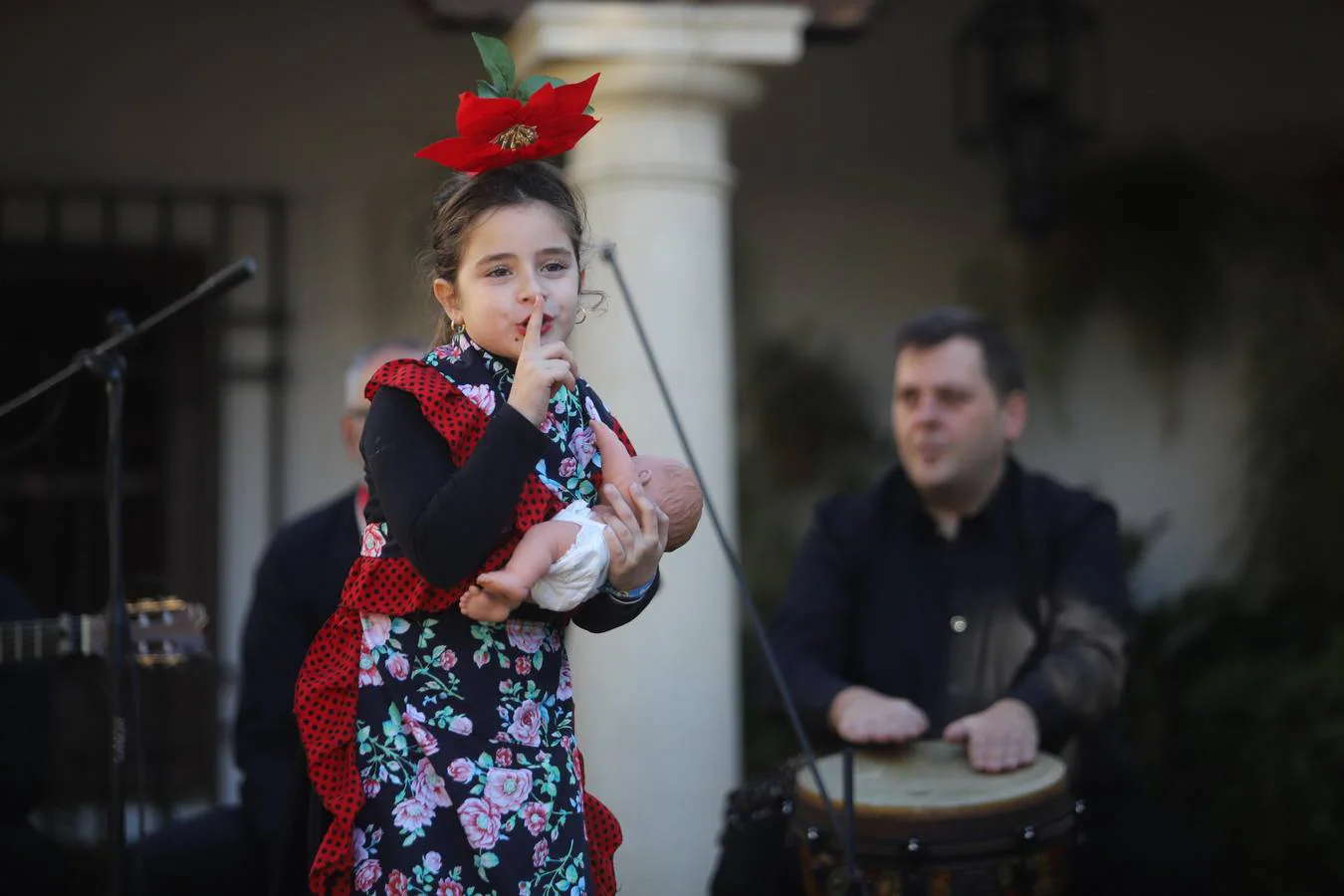 La zambomba flamenca empieza a sonar en Córdoba, en imágenes