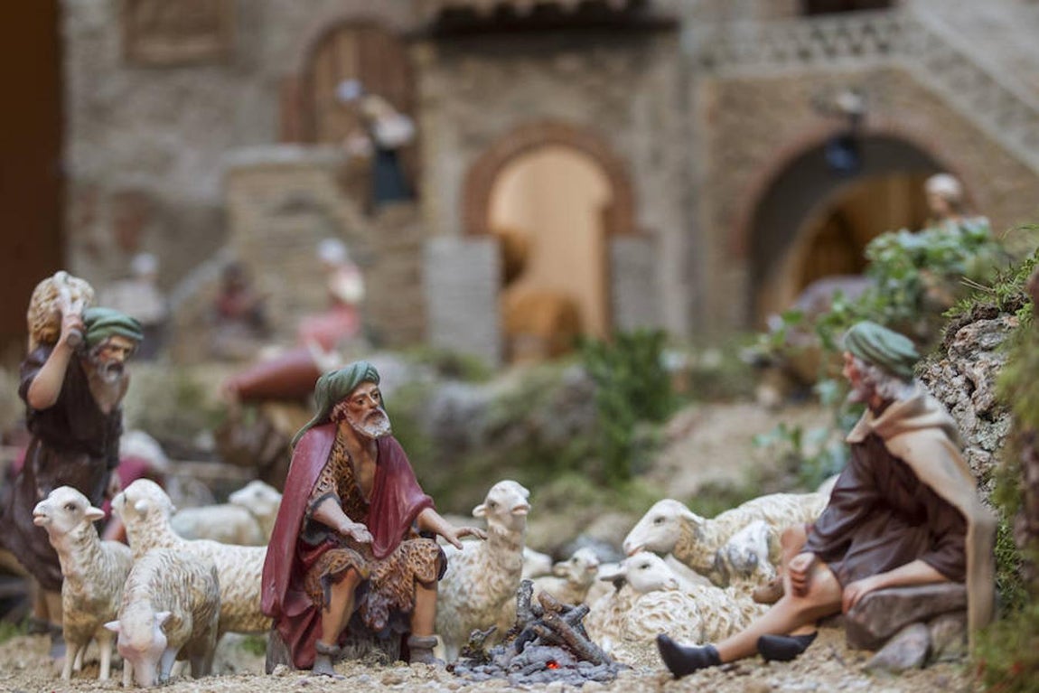 En su elaboración han participado más de 50 voluntarios y en el montaje se han empleado más de 120 horas. 