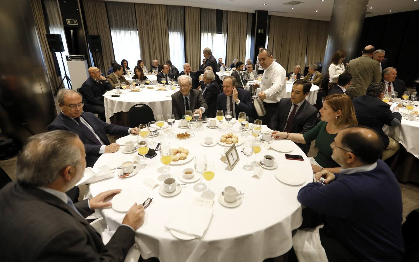 La conferencia de Garrigues Walker en Córdoba, en imágenes