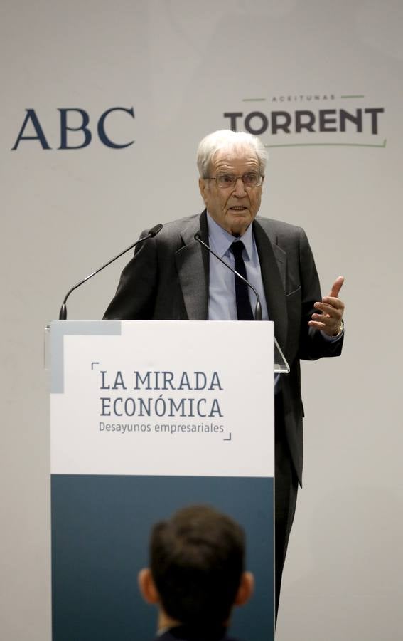 La conferencia de Garrigues Walker en Córdoba, en imágenes