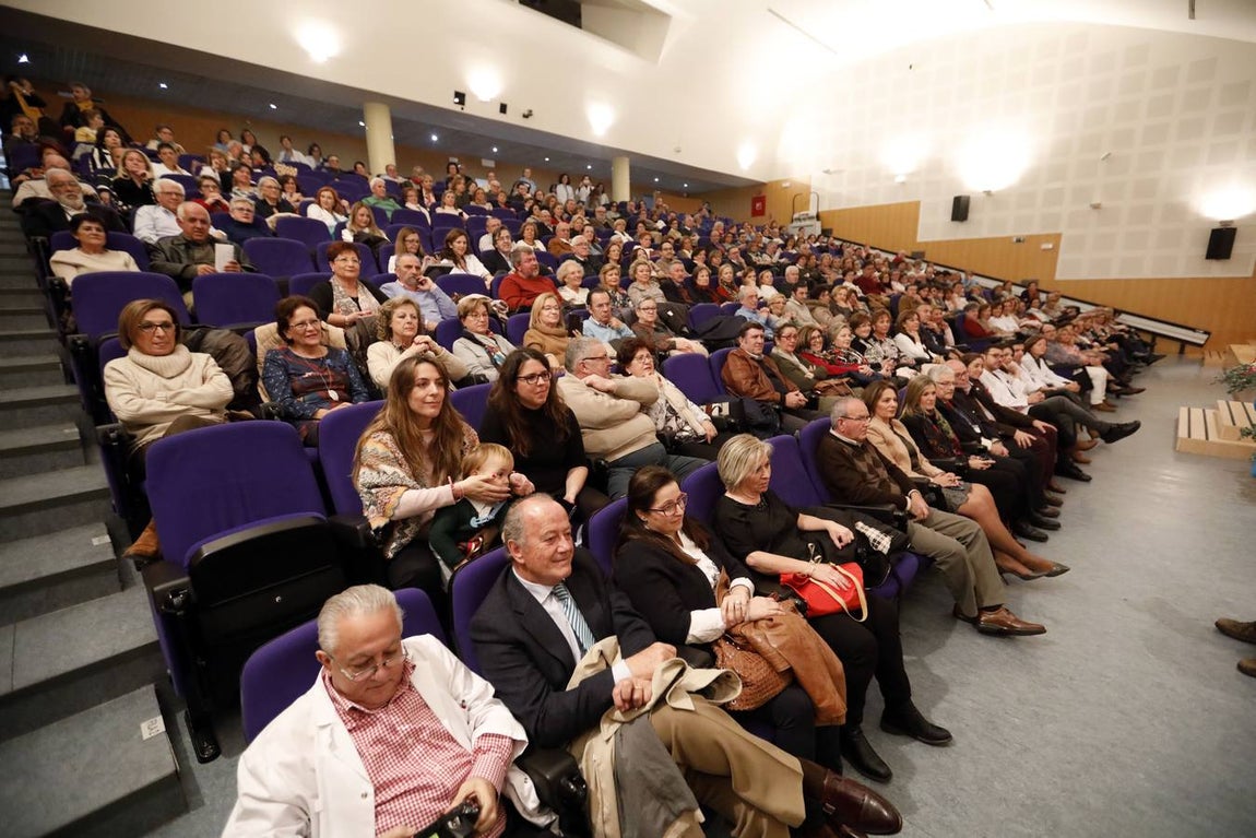 La despedida a más de 200 jubilados del Hospital Reina Sofía, en imágenes