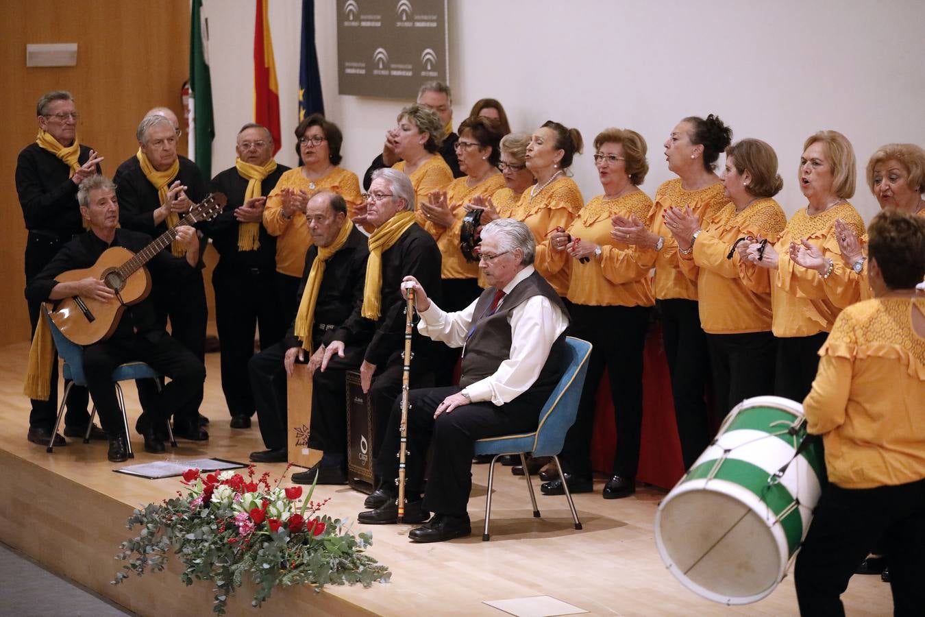 La despedida a más de 200 jubilados del Hospital Reina Sofía, en imágenes