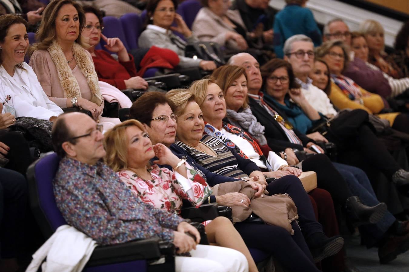 La despedida a más de 200 jubilados del Hospital Reina Sofía, en imágenes