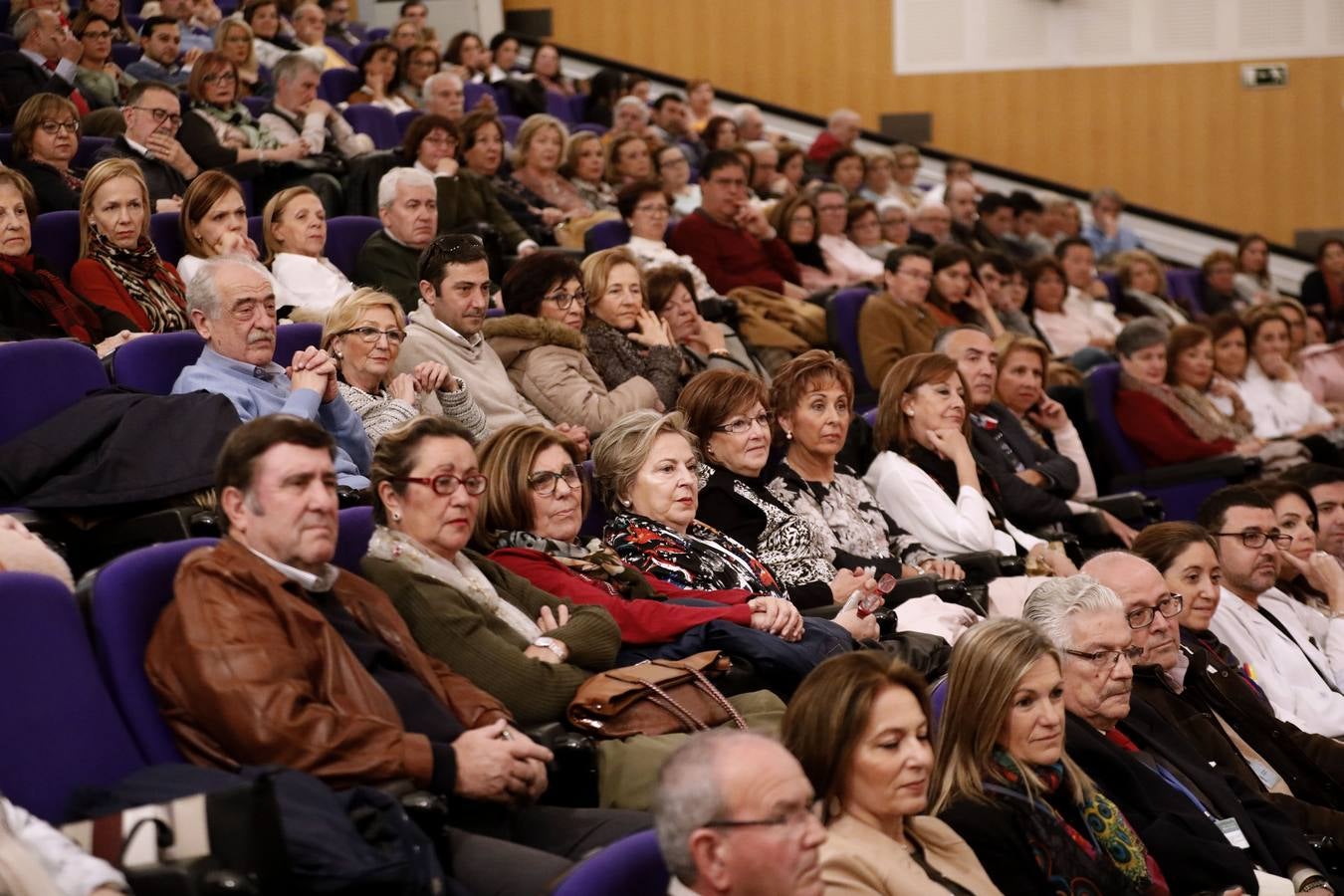 La despedida a más de 200 jubilados del Hospital Reina Sofía, en imágenes