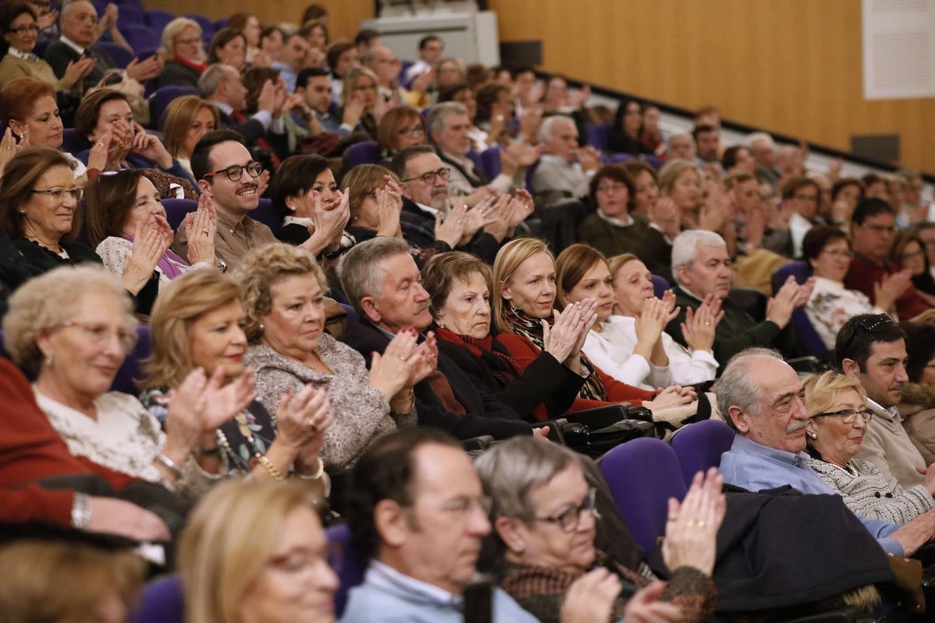 La despedida a más de 200 jubilados del Hospital Reina Sofía, en imágenes