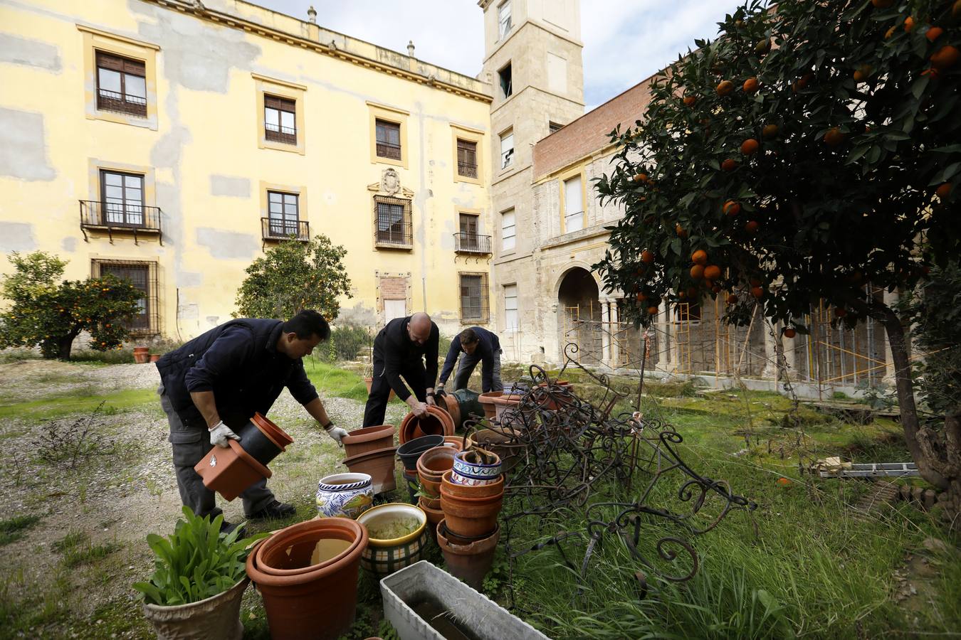 Los primeros preparativos para la reforma del Palacio Episcopal de Córdoba, en imágenes