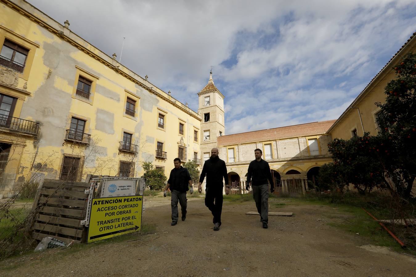 Los primeros preparativos para la reforma del Palacio Episcopal de Córdoba, en imágenes