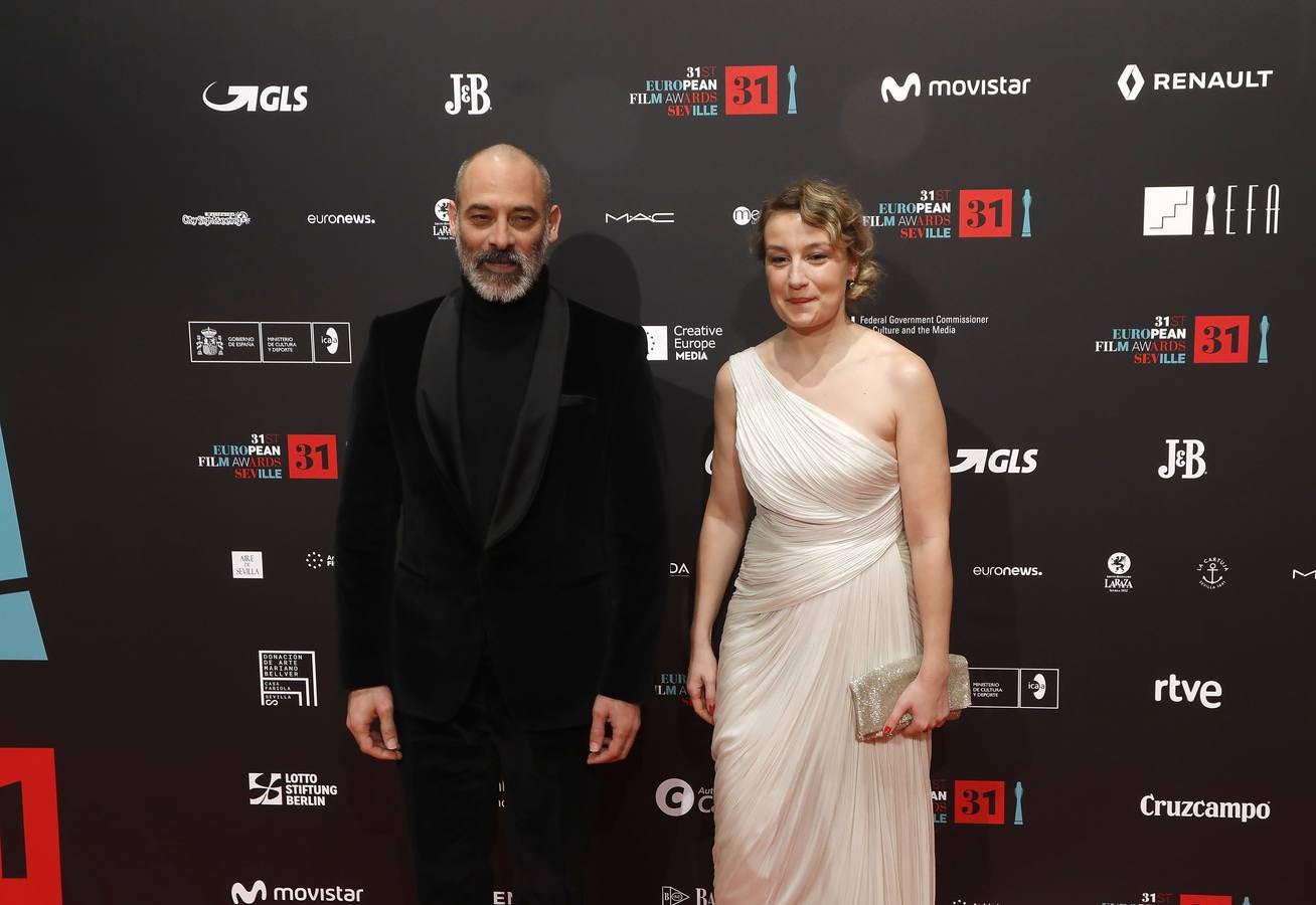 Fotogalería: Todos los rostros conocidos que acudieron a los Premios de la Academia de Cine Europeo en Sevilla (I)