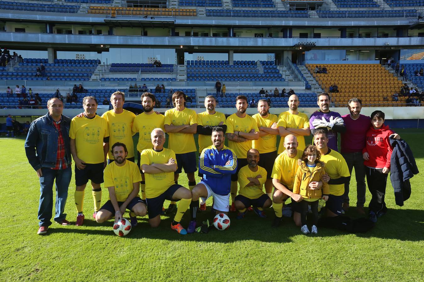 (FOTOS) El partido de fútbol de los Reyes Magos en imágenes