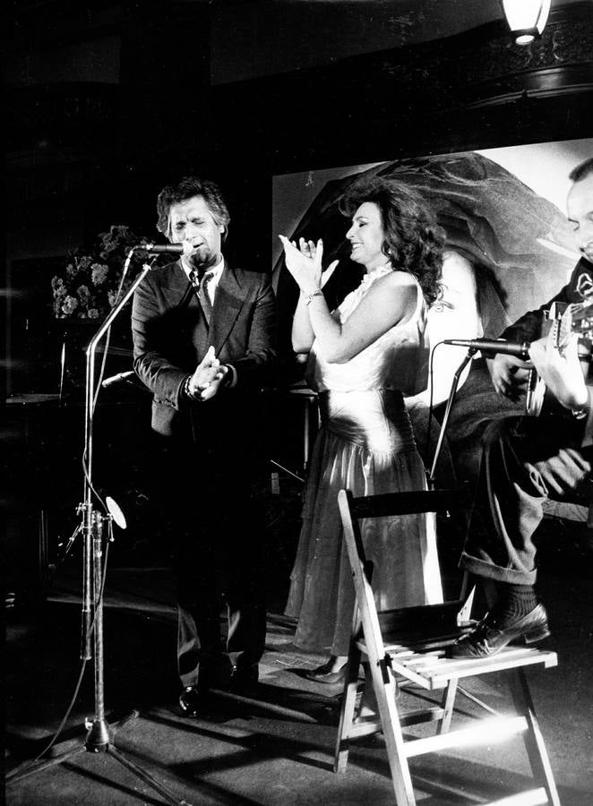 Chiquetete cantando junto a Rocío Jurado en 1987