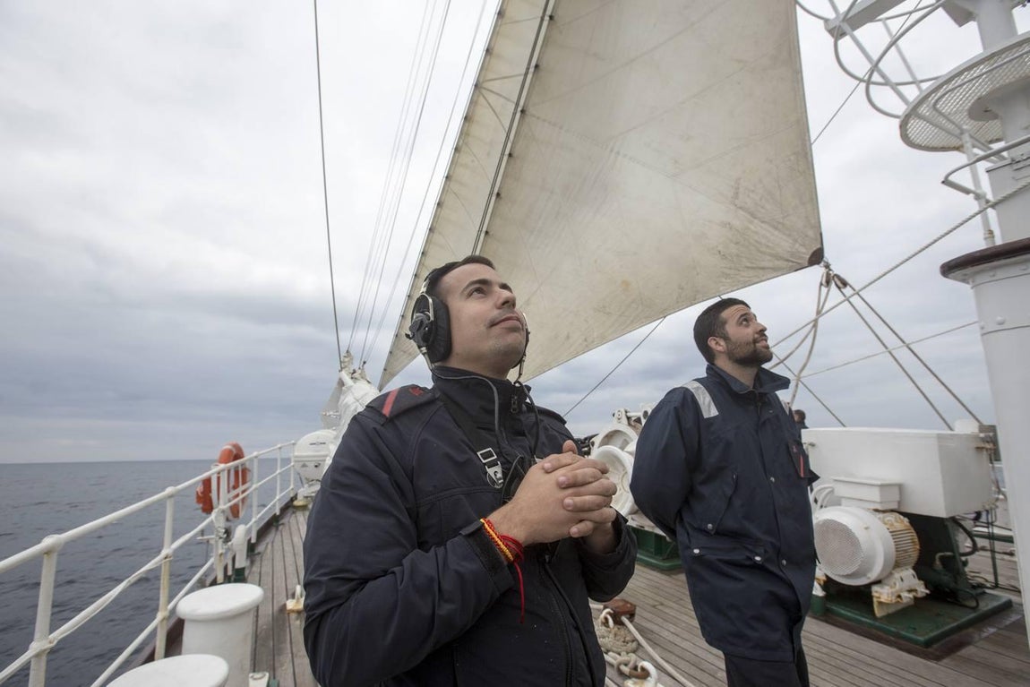 En imágenes: El Juan Sebastián de Elcano se adiestra para su nuevo crucero de instrucción