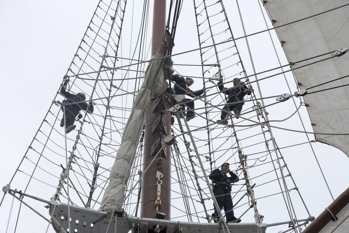 En imágenes: El Juan Sebastián de Elcano se adiestra para su nuevo crucero de instrucción