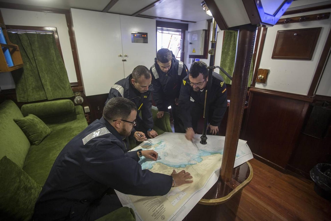 En imágenes: El Juan Sebastián de Elcano se adiestra para su nuevo crucero de instrucción