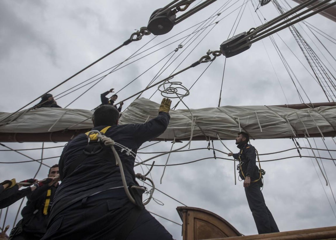En imágenes: El Juan Sebastián de Elcano se adiestra para su nuevo crucero de instrucción