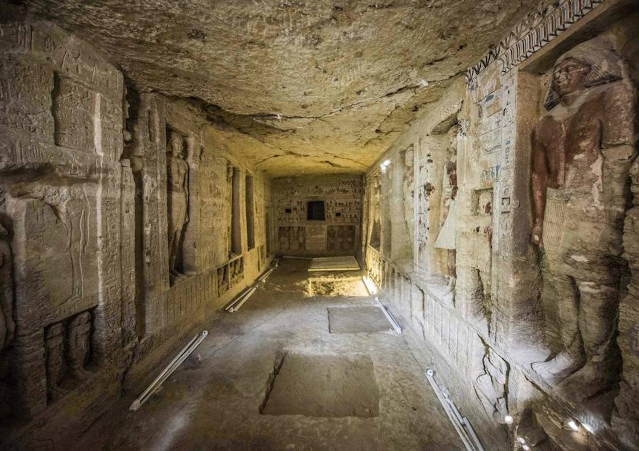 El enterramiento está situado a los pies de las pirámides de Saqqara. 