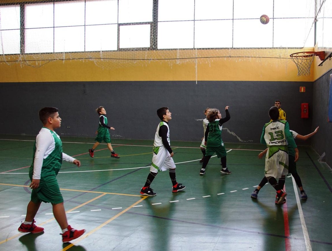 Las mejores imágenes del partido entre Salesianos San Miguel y Jesús Maestro