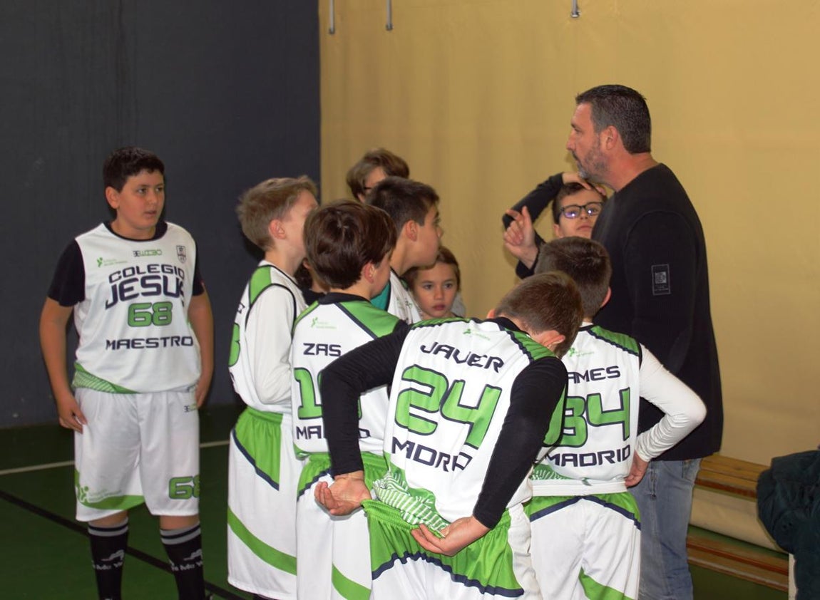 Las mejores imágenes del partido entre Salesianos San Miguel y Jesús Maestro