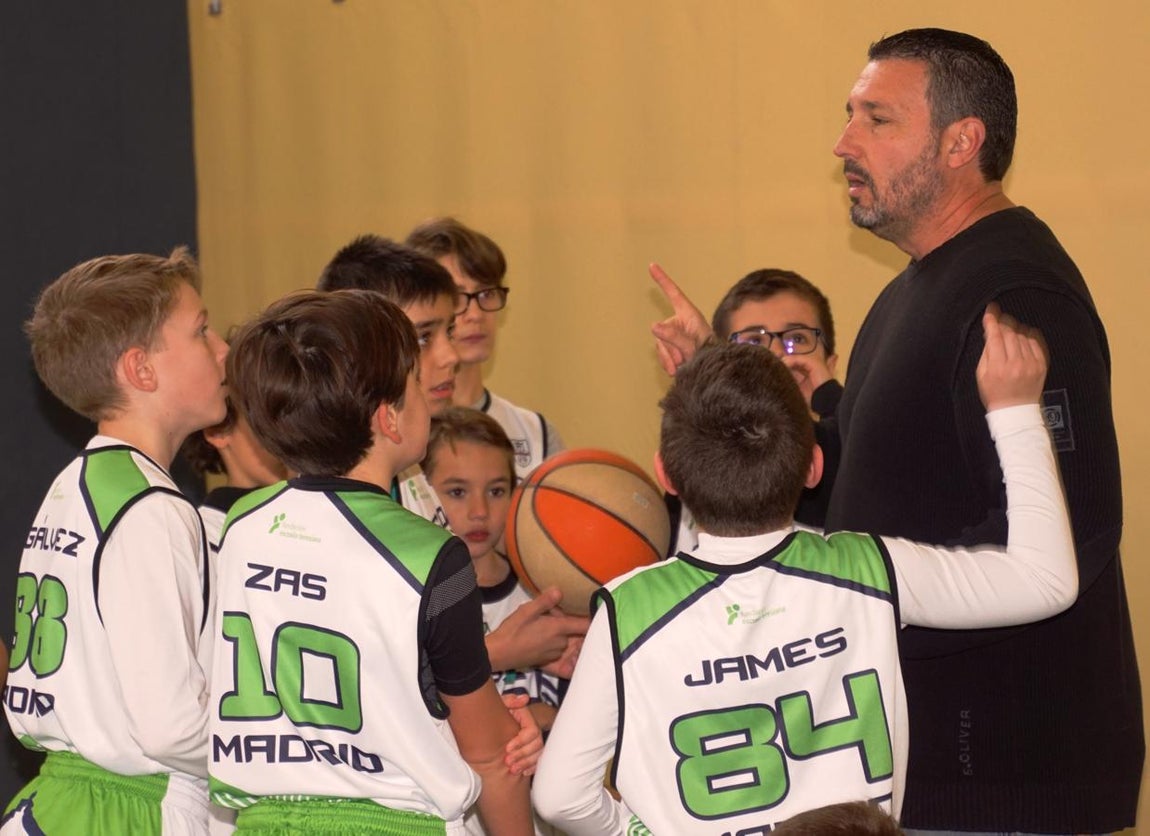 Las mejores imágenes del partido entre Salesianos San Miguel y Jesús Maestro